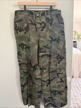 Womens Camouflage Cargo Pants - Green Camo